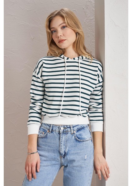 Kadın Nefti Çzigili Üç Iplik Şardonsuz Kapüşonlu Crop Sweatshirt modelleri