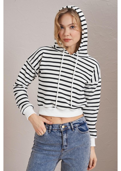 Kadın Siyah Çzigili Üç Iplik Şardonsuz Kapüşonlu Crop Sweatshirt fiyatları