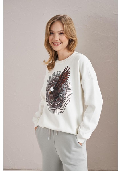 Kadın Ekru Bisiklet Yaka Eagles Baskılı Üç Iplik Basic Sweatshirt