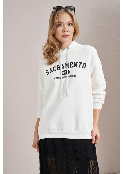 Kadın Ekru Sacramento Baskılı Üç Iplik Cepsiz Kapüşonlu Sweatshirt