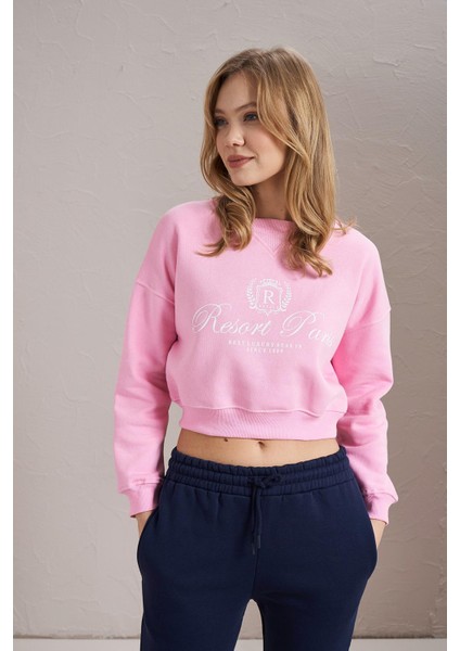 Kadın Şeker Pembe Resort Paris Baskılı Üç Iplik Crop Sweatshirt