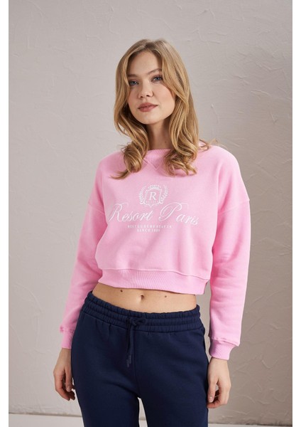 Kadın Şeker Pembe Resort Paris Baskılı Üç Iplik Crop Sweatshirt