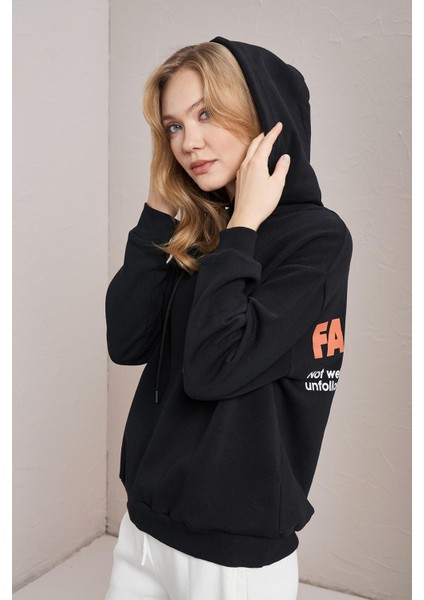 Kadın Siyah Fake People Baskılı Kanguru Cepli Üç Iplik Sweatshirt