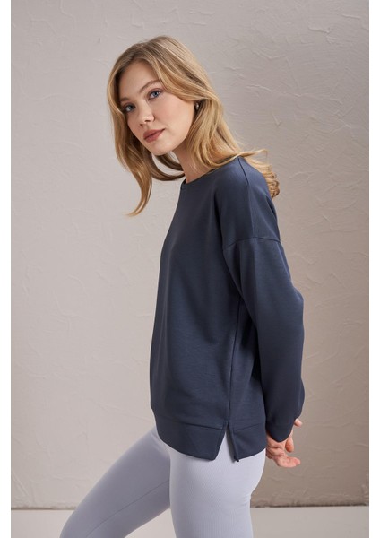 Kadın Füme Modal Kumaş Bisiklet Yaka Yanı Yırtmaçlı Basic Sweatshirt