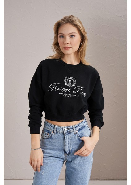 Kadın Siyah Resort Paris Baskılı Üç Iplik Crop Sweatshirt