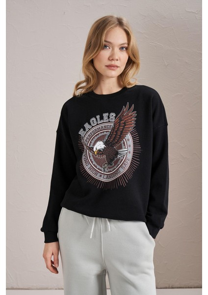 Kadın Siyah Bisiklet Yaka Eagles Baskılı Üç Iplik Basic Sweatshirt