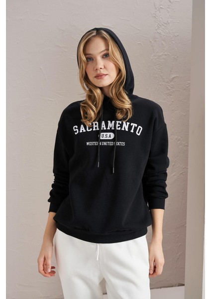 Kadın Siyah Sacramento Baskılı Üç Iplik Cepsiz Kapüşonlu Sweatshirt