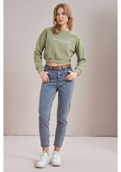 Kadın Olive Bisiklet Yaka Lovers Lane Baskılı Üç Iplik Crop Sweatshirt