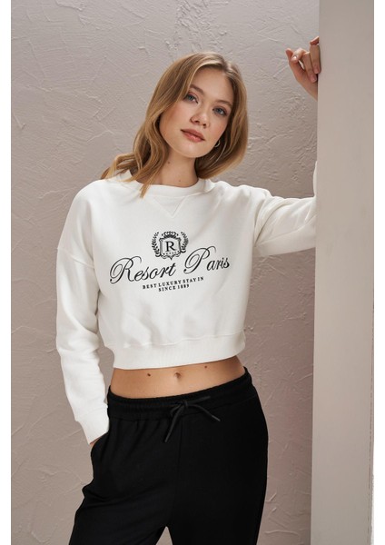 Kadın Ekru Resort Paris Baskılı Üç Iplik Crop Sweatshirt fiyatları