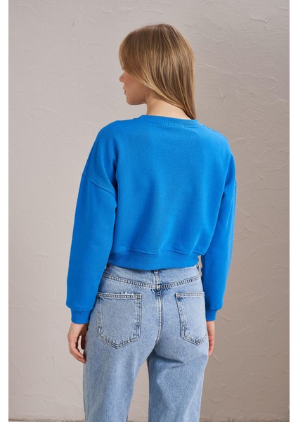 Kadın Mavi Bisiklet Yaka Lovers Lane Baskılı Üç Iplik Crop Sweatshirt indirimleri