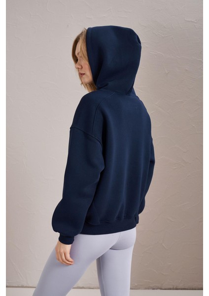 Kadın Lacivert Kapüşonlu Oversize Basic Sweatshirt