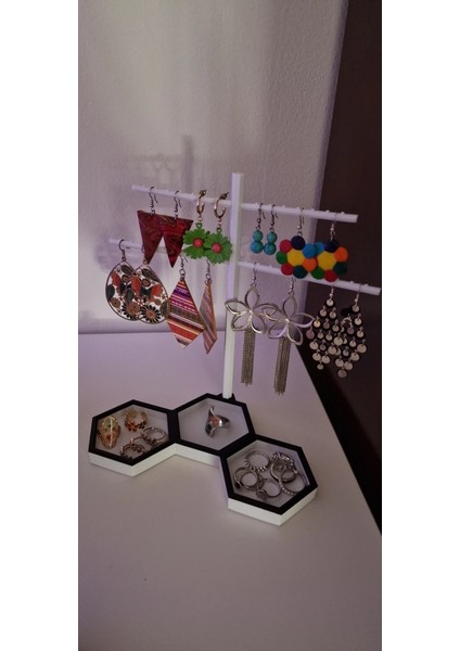 Minimalist Altıgen Zeminli Çok Katlı Takı Standı modelleri