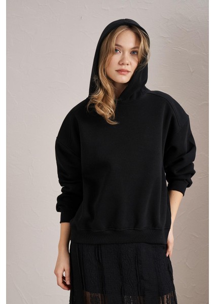 Kadın Siyah Kapüşonlu Oversize Basic Sweatshirt modelleri