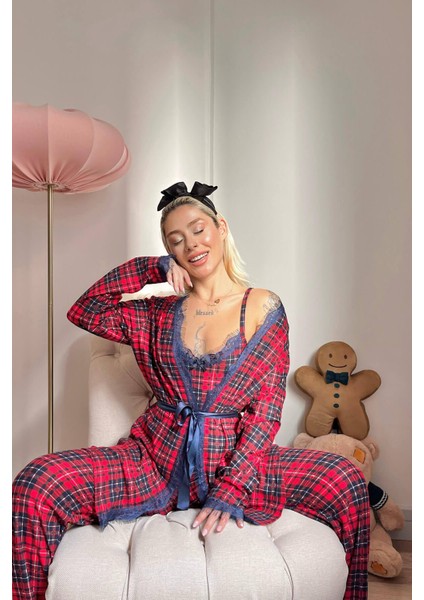 Piti Kareli Baskılı Sabahlıklı Kadife Pijama Takımı