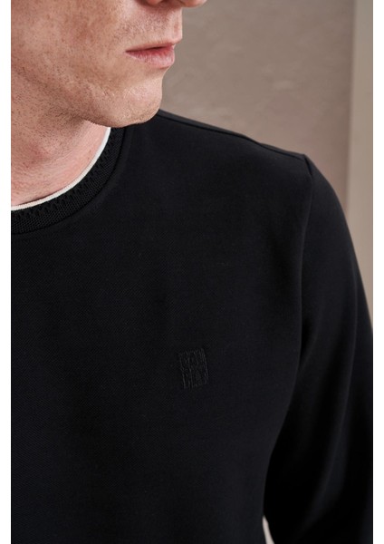 Erkek Siyah Bisiklet Yaka Interlok Trikolu Sweatshirt indirimleri