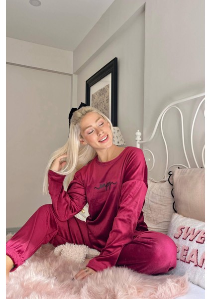 Bordo Enjoy Desenli Exclusive Kadife Kadın Pijama Takımı modelleri