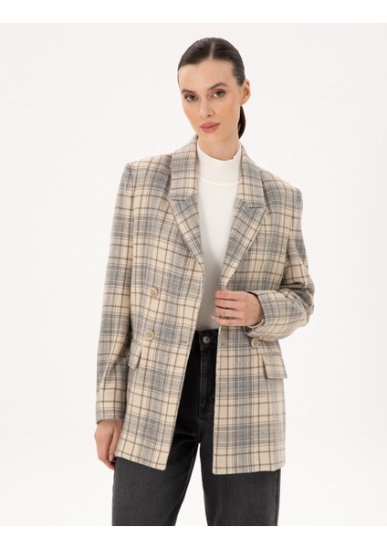 Kadın Bej Regular Fit Ceket 50290365-VR011