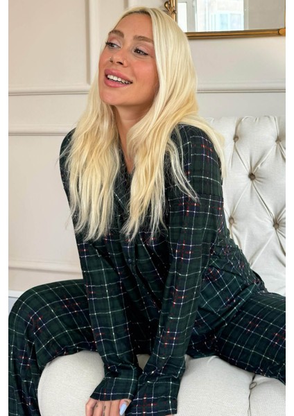 Yeşil Ekose Baskılı Önden Düğmeli Uzun Kollu Kadife Pijama Takımı