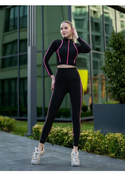 Neon Pembe Biye Detaylı Siyah Spor Tayt