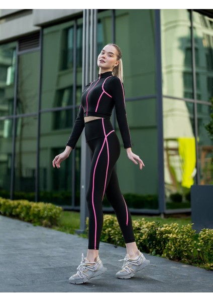 Neon Pembe Biye Detaylı Siyah Spor Tayt