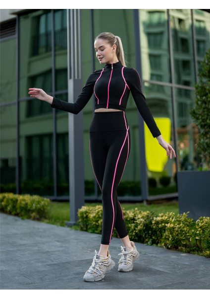 Neon Pembe Biye Detaylı Siyah Spor Tayt