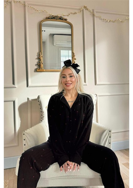 Siyah Jantung Desenli Önden Düğmeli Peluş Polar Pijama Takımı modelleri