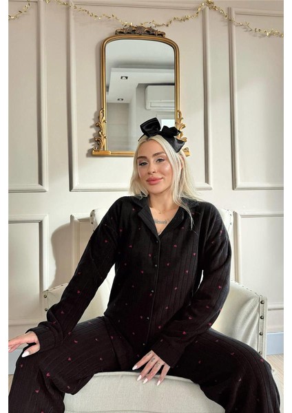 Siyah Jantung Desenli Önden Düğmeli Peluş Polar Pijama Takımı fırsatları