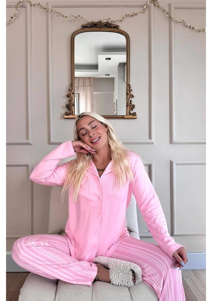 Pudra Çizgi Desenli Termal Önden Düğmeli Kadın Pijama Takımı modelleri