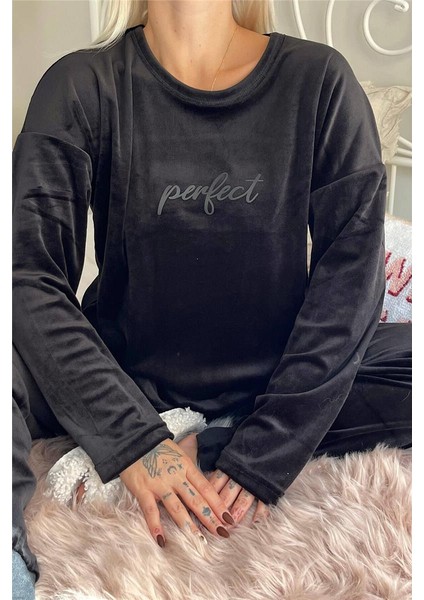 Siyah Perfect Desenli Exclusive Kadife Kadın Pijama Takımı indirimleri