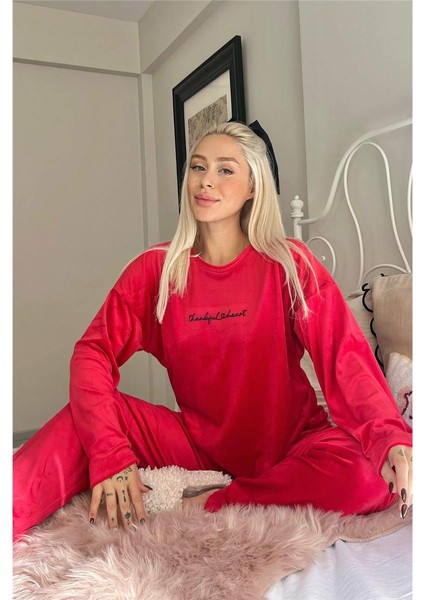 Kırmızı Thankful Desenli Exclusive Kadife Kadın Pijama Takımı fiyatları