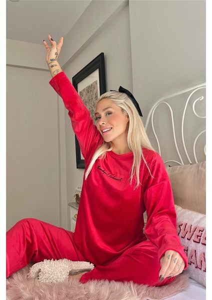 Kırmızı Thankful Desenli Exclusive Kadife Kadın Pijama Takımı modelleri