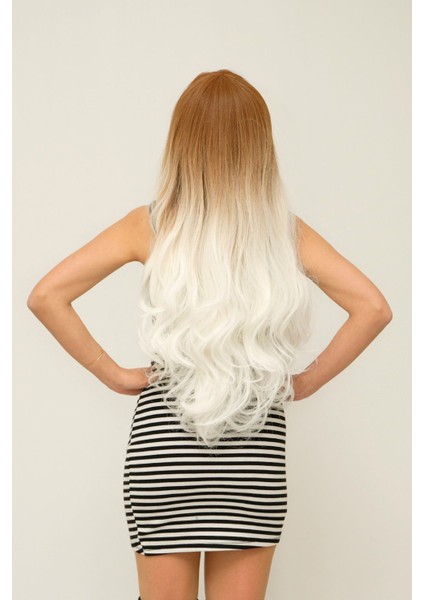 Açık Kumral Ombreli Kahküllü Uzun Dalgalı Fiber Sentetik Peruk modelleri