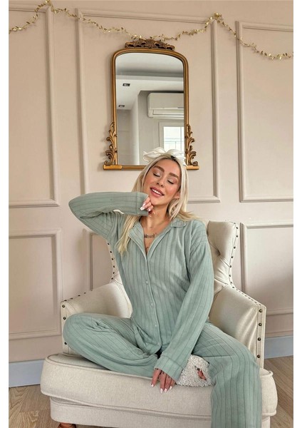 Mint Yeşili Düz Önden Düğmeli Peluş Polar Pijama Takımı fiyatları