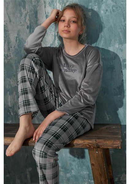 Pijama Evi Gri Sundays Desenli Exclusive Kadife Kız Çocuk Pijama Takımı 