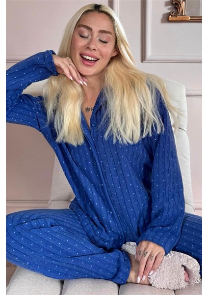 White Dotted Desenli Önden Düğmeli Peluş Polar Pijama Takımı