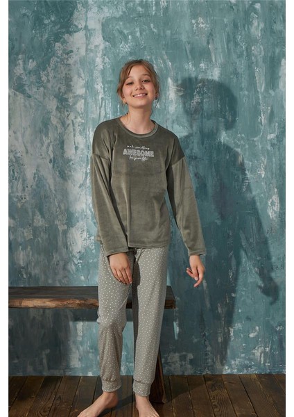 Yeşil Awesome Desenli Exclusive Kadife Kız Çocuk Pijama Takımı modelleri