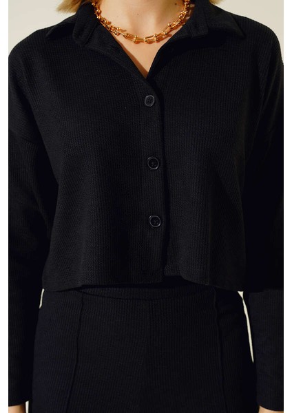 Kadın Siyah Uzun Kollu Düğmeli Bluz ve Yüksek Bel Bol Pantolon Ikili Takım fırsatları