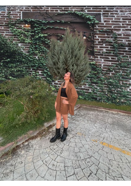 Kahverengi Kadın Oversize Şardonlu Suni Deri Ceket modelleri