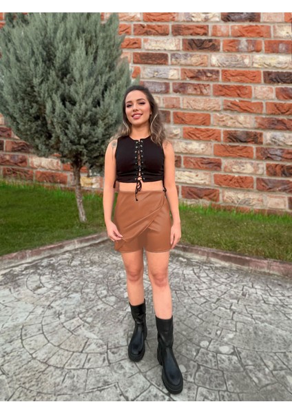 Kahverengi Suni Deri Kruvaze Şardonlu Mini Şort Etek fırsatları