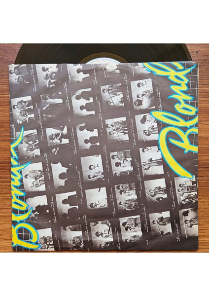 Blondie - Eat To The Beat
