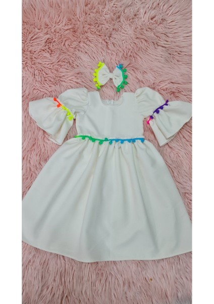 Kız Çocuk Beyaz Ispanyol Kollu Ponpon Detayli Elbise fırsatları