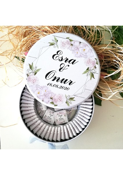 Beyaz Çiçekli Nişan Nikah Söz Çikolatası Metal Kutuda 100'LÜ Madlen Çikolata