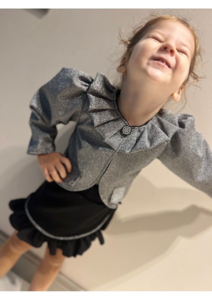 Kız Çocuk Ceket Etek Takım, Gümüş Parlak Ceket ve Fırfırlı Etek Takım modelleri