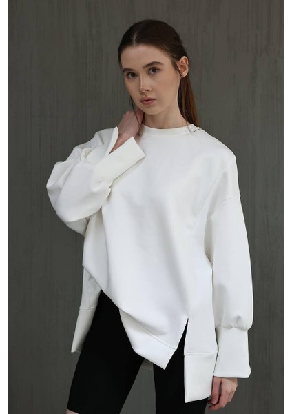 5beyaz Renk Sweatshirt ÖN62CM Arka 72CM %polyester% 10 Likra