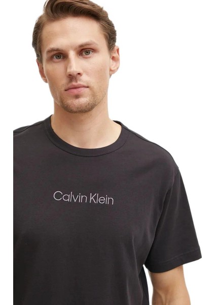 Calvin Klein Erkek Siyah Yuvarlak Yaka T-Shirt 000NM2748E