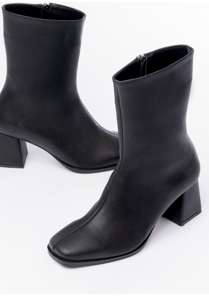 MSK-032 Siyah Topuklu Fermuarlı Kadın Bot fırsatları