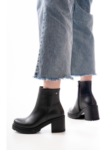 767-3020 Siyah Fermuarlı Kalın Topuklu Günlük Kadın Bot