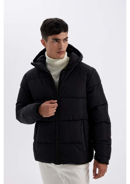 Regular Fit Kapüşonlu Şişme Mont Black