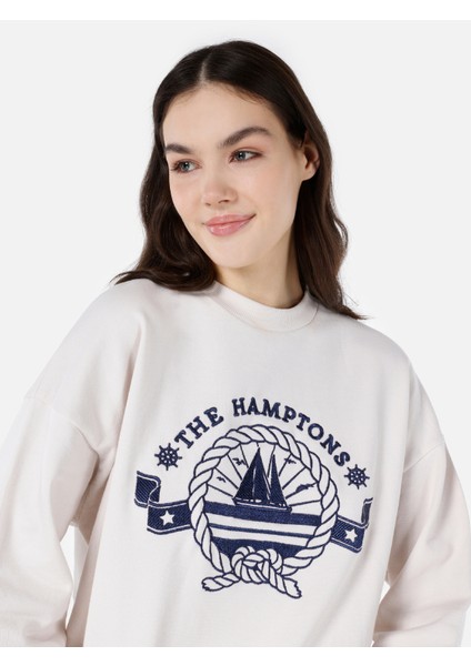 Comfort Fit Kadın Beyaz Sweatshirt fırsatları
