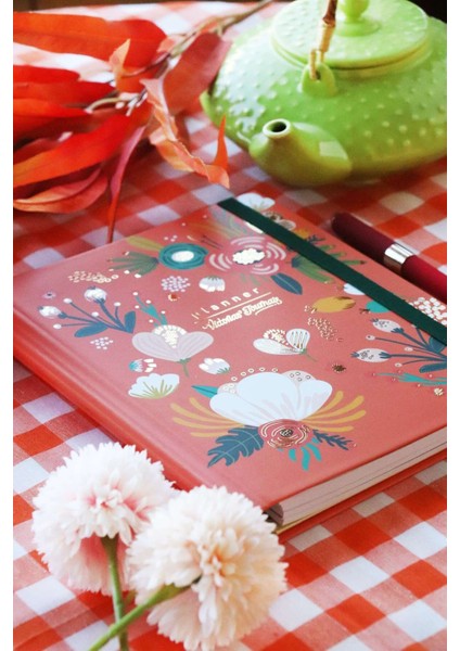 Gizli Spiralli Süresiz Planlayıcı Ajanda 17x24 Cm 100 gr. 3 adet ayraç-Haftalık bölümü 112 sayfa-To Do bölümü 30 sayfa-Noktalı Not bölümü 50 sayfa modelleri